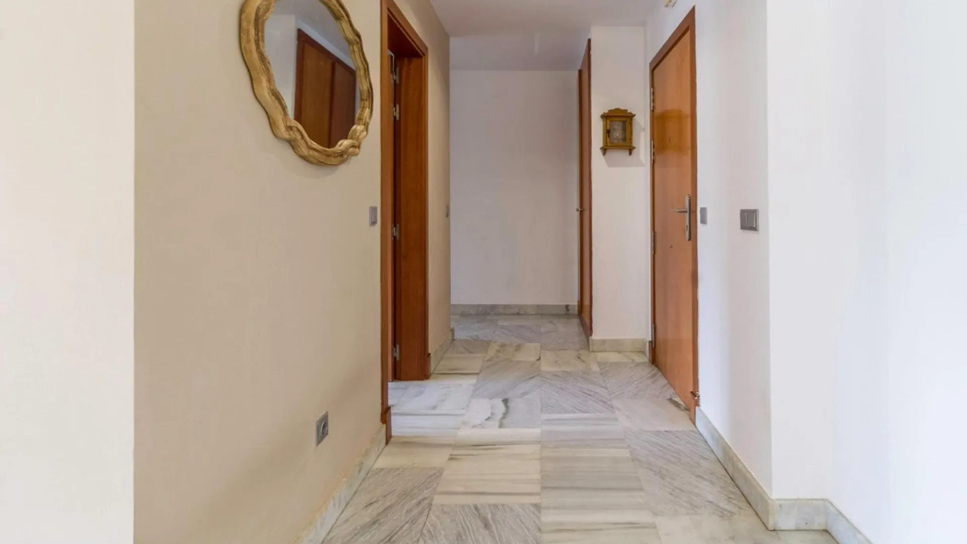 Apartment En Benahavis Estepona 0*,  Spanje