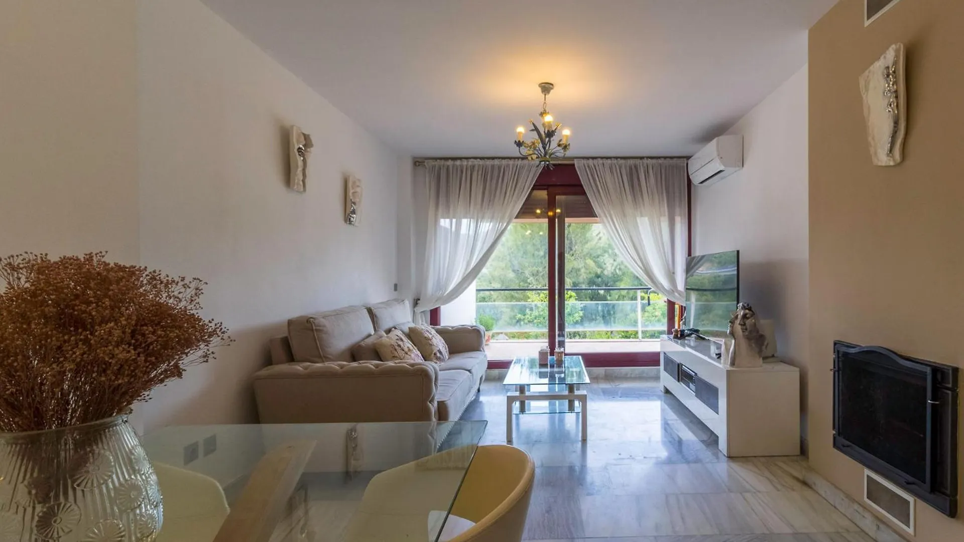 Apartment En Benahavis elérhetőségei